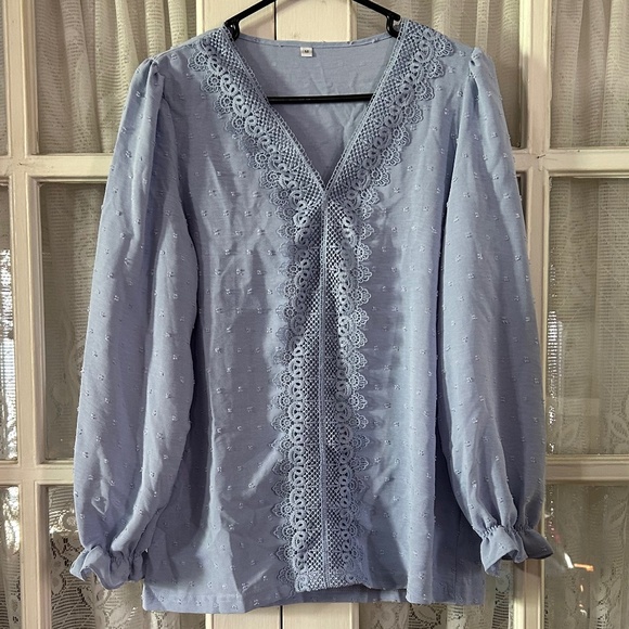 Women’s Long Sleeved Baby Blue Blouse Knot Floral Design Flowy - Picture 1 of 3